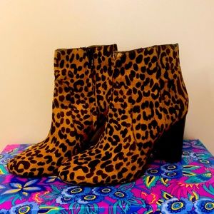 Banana Republic leopard print calf hair booties size 7